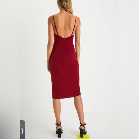Lulus Luxe Option Wine Red Tulip Sleeveless Midi Dress Medium NWT - Picture 4 of 12